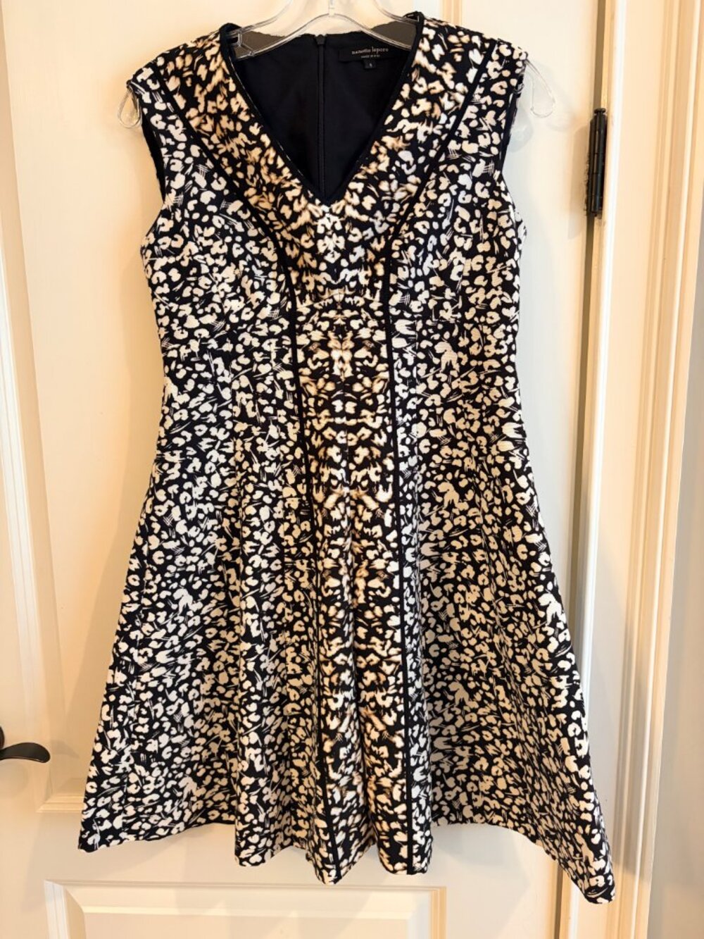 Nanette Lepore Fit & Flare Dress Black White Abstract Print Silk Blend Size 6